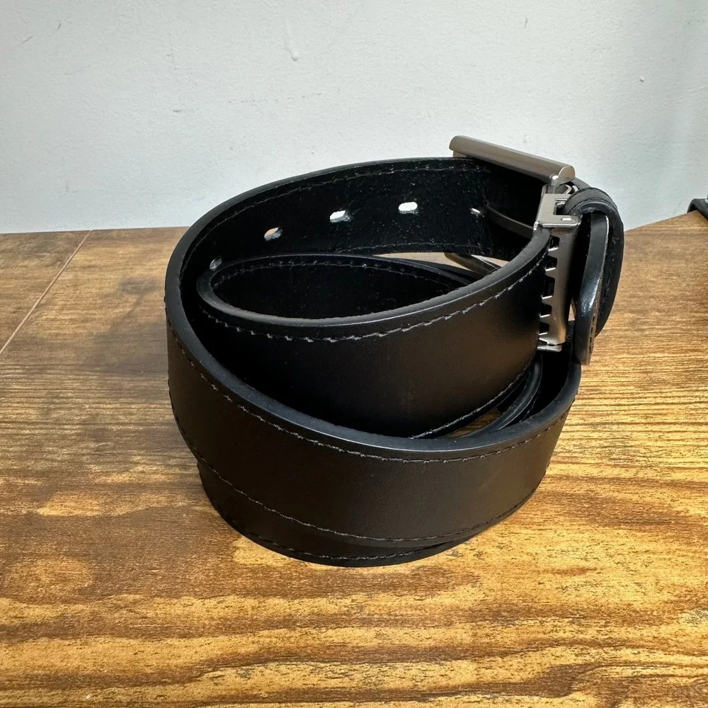 Oobe Mens Black Genuine Leather Belt Brushed Silver Buckle CF01710 Size Small